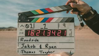 And Action: Referenzkundenvideos sind eine effektive Methode, um an Kontakte für Ihr B2B Unternehmen zu kommen.  (Bild: frei lizenziert)