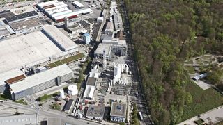 Der Standort von DGH Sand Casting in Friedrichshafen. Der mittelständische Zulieferer hat im Juni Insolvenz angemeldet. (Bild: Luftbild Bertram/DGH Sand Casting)