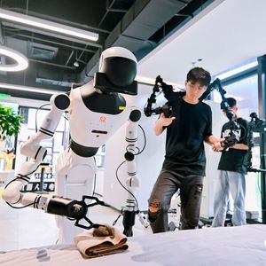 In der Trainingszone findet ein umfangreiches Robotertraining für grundlegende Manipulationsaufgaben statt.(Bild:  RealMan)