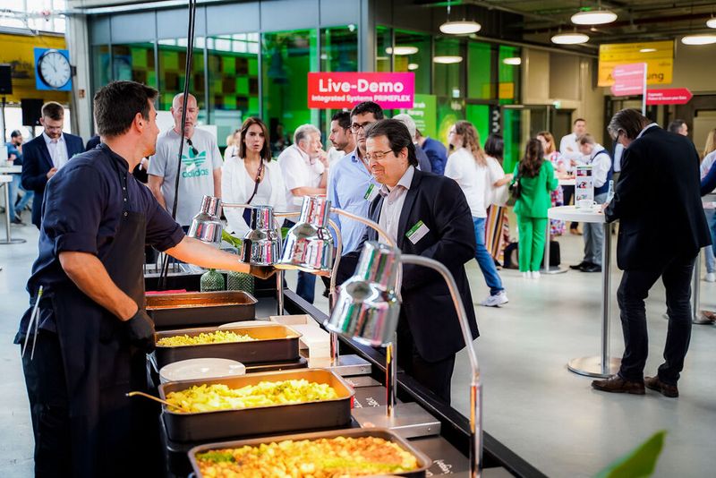 Fürs leibliche Wohl wurde selbstverständlich auch gesorgt. (Bild: Fujitsu)