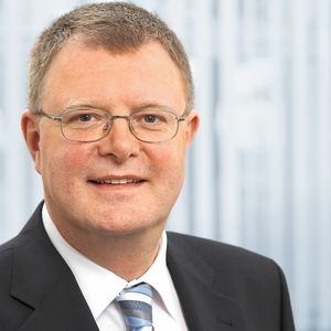 Chempark-Leiter Dr. Stefan Dresely: „Die Realisierung eines modernen, leistungsfähigen Steinkohlekraftwerks ist unverzichtbar zur Sicherung des Standorts und der Arbeitsplätze sowie der Wirtschaftskraft der Region.“ 