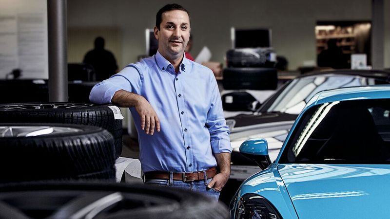 DSR24-Geschäftsführer Patricio Da Silva sorgt mit seiner Mannschaft dafür, dass Betriebe nach einer Unfallschadenreparatur schnell zu ihrem Geld kommen.(Bild:  DSR24)