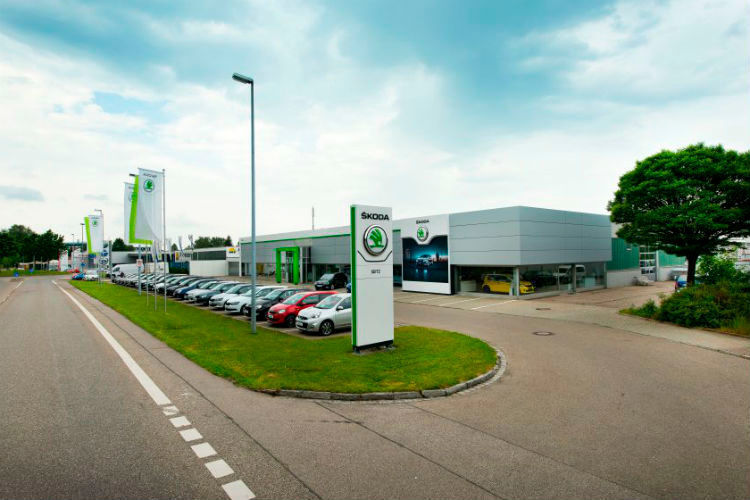 Begeisternde Mitarbeiter, attraktive Standorte und eine hohe Wirtschaftlichkeit – so lauten die Eckpfeiler des Leitbilds, nach denen die Autohausgruppe Seitz ihr Geschäft im allgäuer Raum ausrichtet. Dabei hat die Zufriedenheit der Mitarbeiterzufriedenheit für das Seitz-Management eine ähnliche hohe Bedeutung wie die der eigenen Kunden. (Seitz)