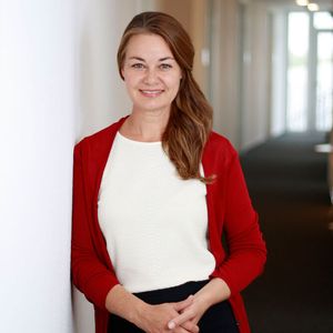 „Linguisten können HMI-Texte verständlich abkürzen, wenn sie den Platz auf den Displays auch ausfüllen können“, erklärt Andrea Modersohn, Mitgründerin und Geschäftsführerin des Sprachdienstleisters Oneword.(Bild:  Oneword)