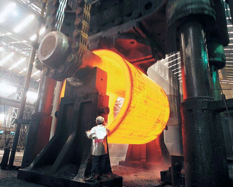 Auch Umformverfahren für Gross-Bauteile gehören zum Fertigungsportfolio des Unternehmens. Hier im Bild ist eine 13-Tonnen-Presse zu sehen. (Bild: Doosan)