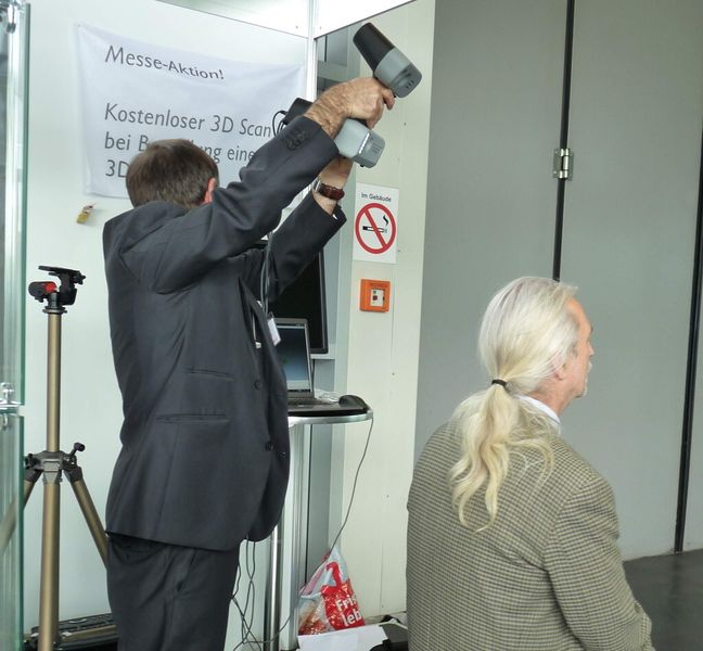 Es muss nicht immer das Design-Objekt für den 3D-Druck sein, sondern vielleicht der mal der eigene Kopf. (Bild: Michel)