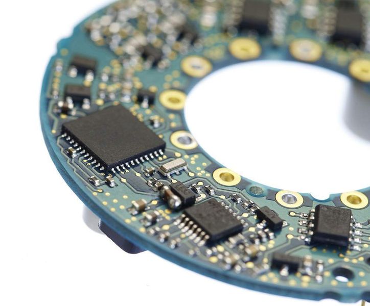 Kompakte Elektronik in Multilayer-Technik verbindet Logik- und Leistungselektronik. Bilder: EBM-Papst (Archiv: Vogel Business Media)