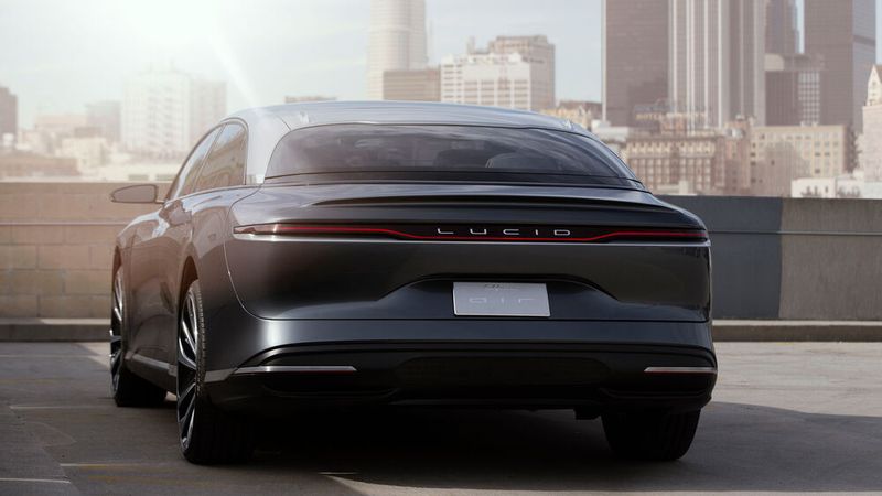 Der mit 130 kWh sehr groß dimensionierte Akku soll Energie für rund 830 Kilometer Reichweite bevorraten können. (Bild: Lucid Motors)