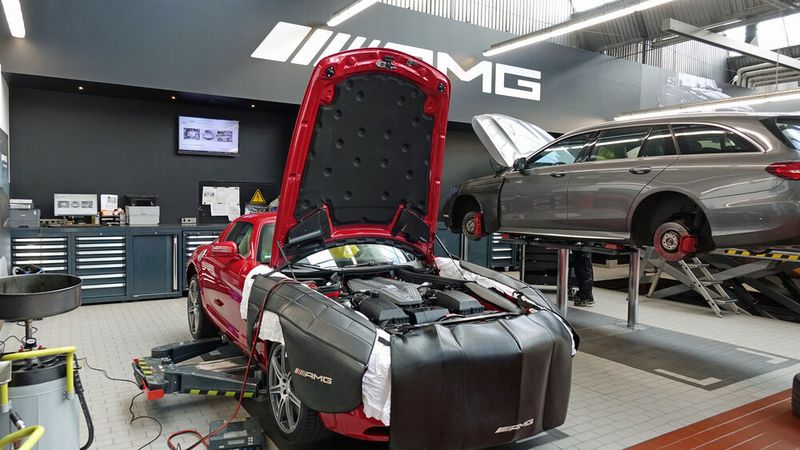 ... ganz schnellen Modelle aus Stuttgart. (Bild: Schreiner/»kfz-betrieb«)