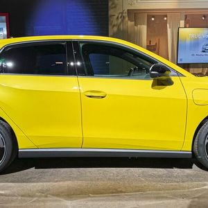 Volkswagen gleicht E- und Verbrenner-Modelle im Desgin an, wie beim ID.Polo zu sehen ist.(Bild:  Achter – VCG)