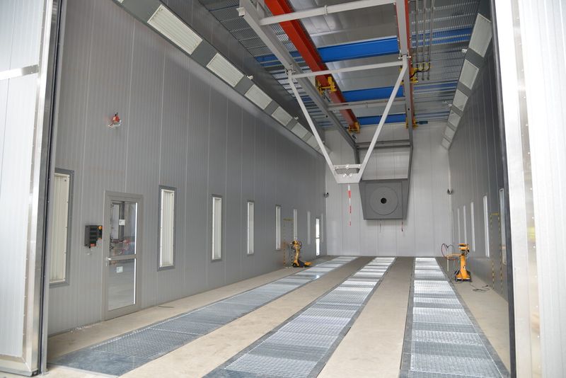 Hier werden die großen Teile pulverbeschichtet. (Bild: Ropa)