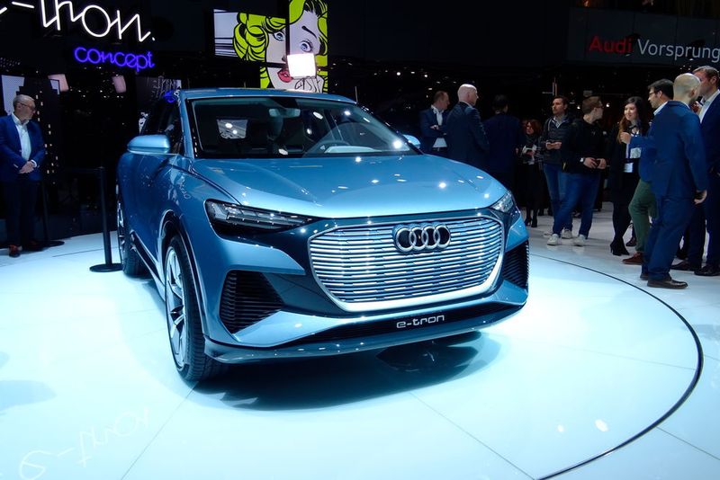 Als seriennahe elektrische Konzeptfahrzeuge stellt Audi in Genf den Q4 E-Tron ... (Seyerlein/»kfz-betrieb«)