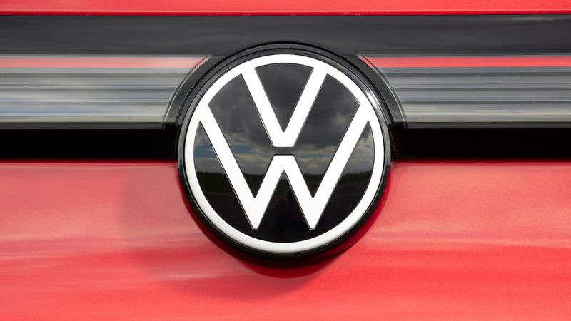 VW muss sparen und schiebt erst einmal die Entwicklung des E-Golf auf die lange Entwicklungsbank.(Bild:  Volkswagen AG)