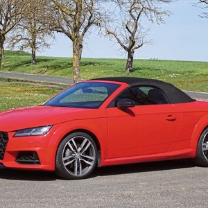 Bei Roadstern meist kein Thema: Auch geschlossen macht der TT eine gute Figur. Selbsverständlich öffnet und schließt die „Mütze“ elektrisch.(Bild:  Dominsky – »kfz-betrieb«)