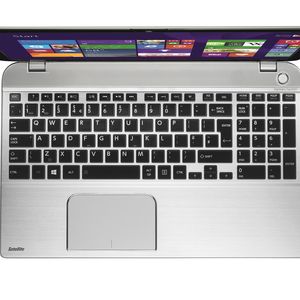 Die Notebooks der Satellite-P50/P50t-B-Serie messen 377,5 x 244 x 27,9 Millimeter und wiegen 2,2 Kilogramm.