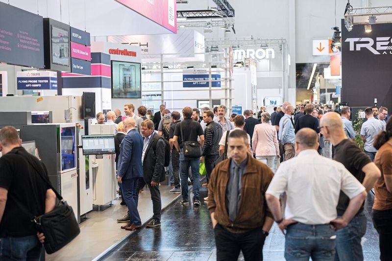 Die SMTconnect ist Treffpunkt für alle Bereiche der Elektronikfertigung und verbindet Menschen und Technologien aus den Bereichen Entwicklung, Fertigung, Dienstleistung und Anwendung mikroelektronischer Baugruppen und Systeme miteinander.  (Bild: Mesago / Mathias Kutt)