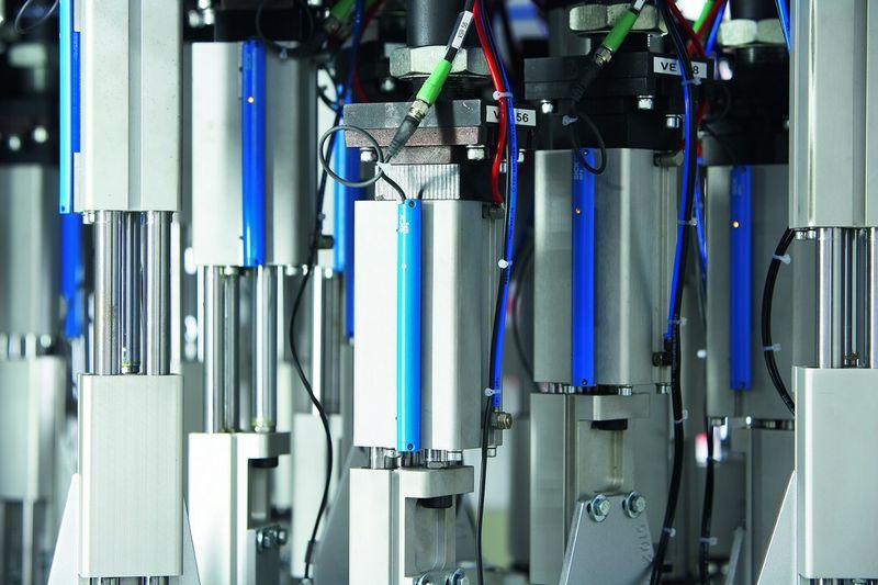 Der kompakte MPS ist ein wirtschaftlich sehr interessantes Wegmesssystem mit hervorragender Genauigkeit und Integrationsfreundlichkeit, mit dem MS Spaichingen zahlreiche Applikationen in den Anlagen zum Schweißen und Stanzen mit Ultraschall löst. (Bild: Sick)