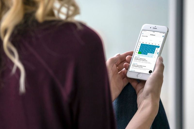 Die Produktlinie IntraWare 8 von GEDYS umfasst alle für die Pflege von Kundenbeziehungen benötigten Anwendungen und beinhaltet zudem wichtige Werkzeuge für Vertrieb, Marketing und Service. Doch warum warten, bis man wieder im Büro ist, wenn es um wichtige Infos geht? Mit dem mobilen CRM für Smartphones stehen jetzt auch unterwegs alle Infos zu Kunden und Geschäftspartnern sofort zur Verfügung. Die goMobile Pro APP soll damit die perfekte Ergänzung zum CRM am Laptop werden, denn sämtliche Aufgaben, Termine, Projekte, Notizen, Dokumente, E-Mails und Kontakte sind ab sofort immer dabei. Die neue mobile Anwendung bietet darüber hinaus viele Funktionen, die das Koordinieren und die Arbeit mit den Kunden einfacher gestalten.  GEDYS IntraWare auf der CEBIT 2018: Halle 16, Stand H16 (Bild: GEDYS)