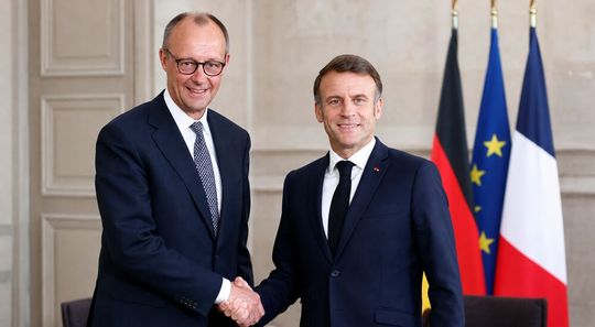 New Weapons! Chancellor Friedrich Merz and French President Emmanuel Macron, in particular, are calling on the European Commission to take tougher action against unfair trade practices by certain countries. Read here to find out what that might look like...(Image:  AI-generated)