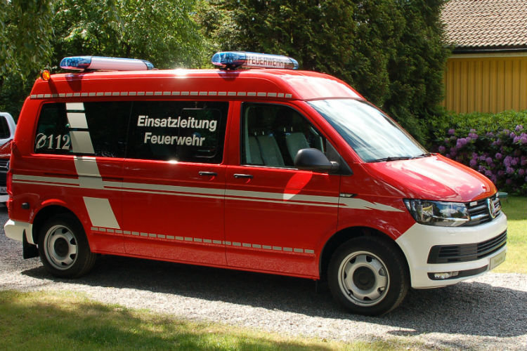 Der neue Volkswagen Transporter als Feuerwehrwagen. (Foto: Udo Schwickal)