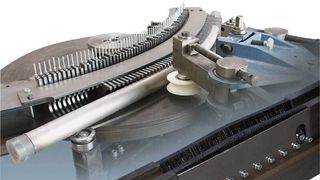 Die Umformung belastungsangepasster und gewichtsoptimierter Bauteile – so genannter Tailored Produkte – erfordert angepasste Umformstrategien und neue Werkzeuge. (Archiv: Vogel Business Media)