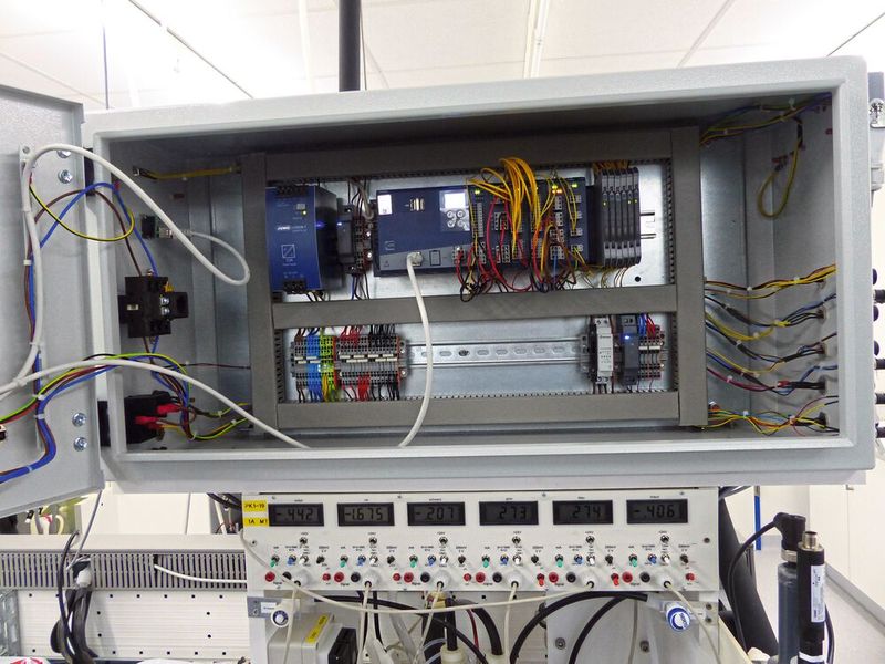 Der Reiss-Prüfstand ist mittels des Varitron eine vollumfängliche SPS, basierend auf der Entwicklungsumgebung Codesys. Das System kann die Prozesse steuern, regeln, überwachen und auch aufzeichnen. (Bild: Jumo GmbH & Co. KG)