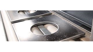 Im physischen Test konnte an sechs Werkstücken gezeigt werden, dass die mit Kinematiq ermittelten Einstellungen tatsächlich zu einem absolut gleichmäßigen Verrundungsergebnis führen. (Bild: Heesemann)