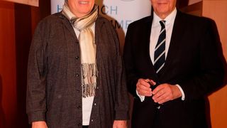 Prominent besetzt: Oswald Metzger (li.) und Christoph Konrad (ZDK) beim Berliner Automobildialog.  (Zietz/»kfz-betrieb«)