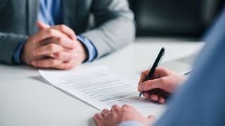 Die Böllhoff-Gruppe übernimmt als strategischer Investor den Geschäftsbetrieb von Stöger Automation. (Bild: © bnenin - stock.adobe.com)