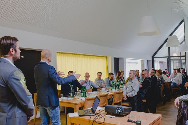 Wasilij Geist und Peter Neumeier von Kaspersky Lab geben einen Überblick über das Lösungs- und Serviceportfolio für Unternehmen jeder Größe. (connyschoeffmann_Kaspersky Lab)