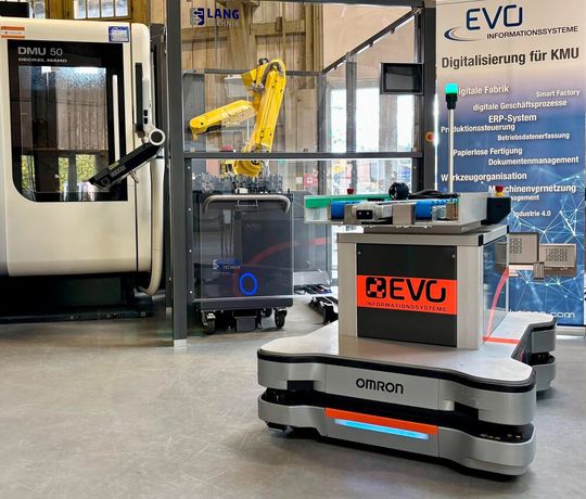 EVO Informationssysteme kann einen Meilenstein melden! Denn das erste Automatisierungsprojekt einer Intralogistikumgebung bei einem Anwender, der auch mobile Roboter einsetzt, ist erfolgreich abgeschlossen worden.(Bild:  EVO Informationssysteme)