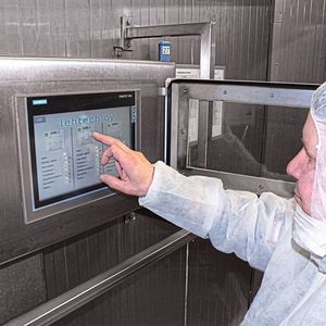 Durch die Visualisierung vieler Informationen aus dem Räucherofen lässt sich der Räucherprozess schnell optimieren.