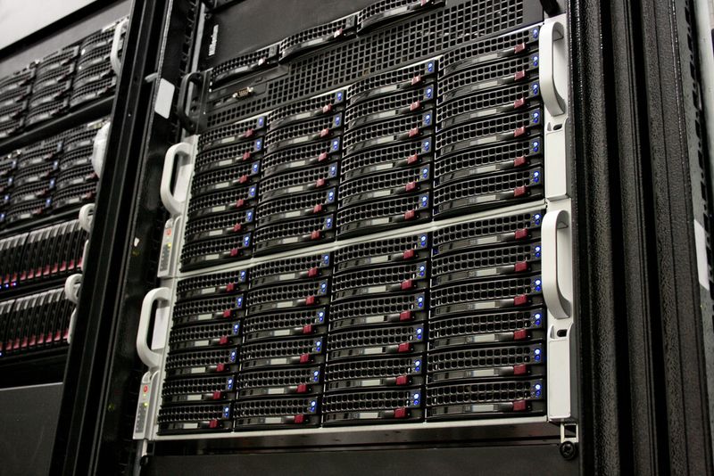 Die Head-Nodes der SSD-Cluster wurden ebenfalls mit SSDs und DRAM von STEC bestückt, da diese schnellen und äußerst verlässlichen Module ebenfalls eine extrem geringe Latenz erlauben.  (Picturemaxx)