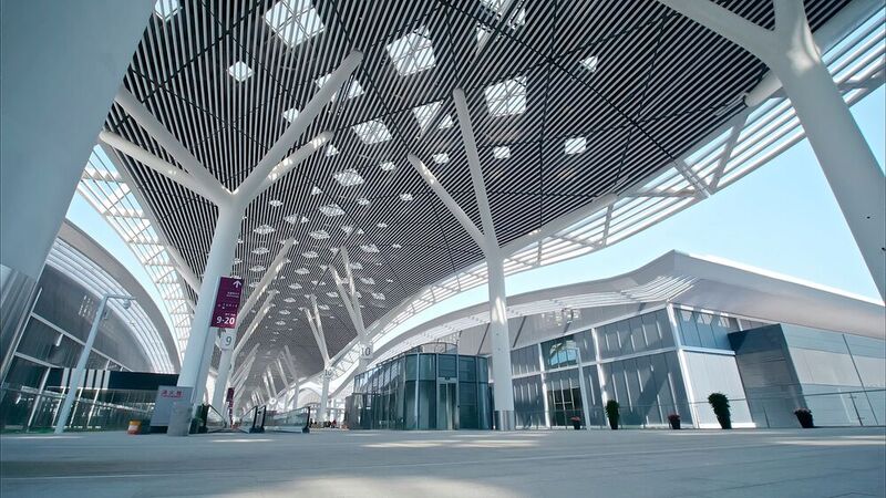 Mit einer Gesamtfläche von rund 1,48 Mio. Quadratmetern einschließlich einer Innenfläche von 500.000 Quadratmetern gilt das Shenzhen World als größtes Ausstellungs- und Kongresszentrum. (Bild: Osram Licht)