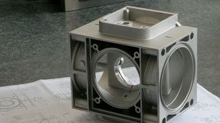 Gussbauteile sind für die Serienfertigung prädestiniert und werden auch für den Leichtbau gernutzt. In der Bauteileigenschaften werden unterschiedliche Wandstärken bei der Auslegung allerdings wenig berücksichtigt.  (Bild: Pixabay/Waldrebell)