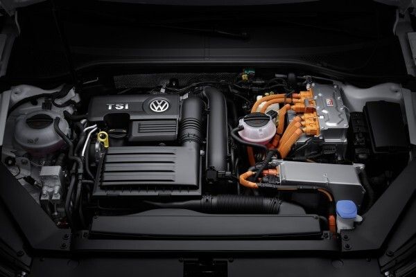 Im GTE-Mode stellt der Passat GTE seine maximale Systemleistung von 160 kW zur Verfügung (Volkswagen AG)