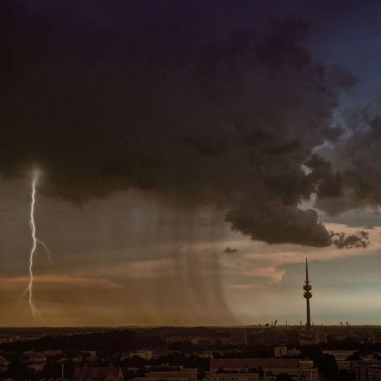 Zum Befragungszeitpunkt ahnte wohl noch keiner der Kfz-Betriebe, dass kurze Zeit später Ausgangsbeschräkungen das öffentliche Leben nahezu stilllegen würden. (Bild:  gemeinfrei / Pexels)