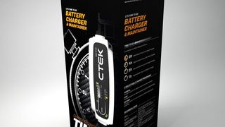 Das neue Batterieladegerät Ct5-Time-To-Go des schwedischen Herstellers Ctek soll dem Kunden einen genauen Überblick über den Ladezustand seiner Autobatterie verschaffen. (Ctek)