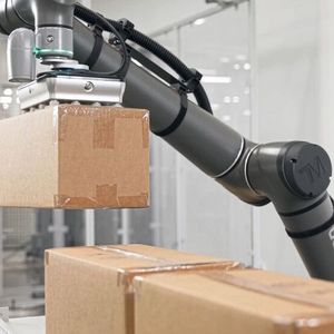 Extended S-series: The new Cobot models from Omron lift up to 30 kilograms and are now also protected against dust and water thanks to protection class IP65. (Image:Omron)