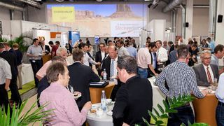 9. Anwenderkongress Steckverbinder: 320 Teilnehmer und 41 Aussteller nahmen vom 15. bis 17. Juni 2015 am Branchentreff Steckverbinder teil. Mittlerweile hat sich die Veranstaltung zu dem "Steckverbinderforum in Deutschland" entwickelt. (Bild: Stefan Bausewein)