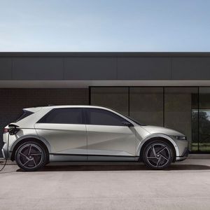 Wichtigste Neuerung ist die größere Batterie. Sie fasst jetzt 84 statt 77,4 kWh.(Bild:  Autoren-Union Mobilität/Hyundai)