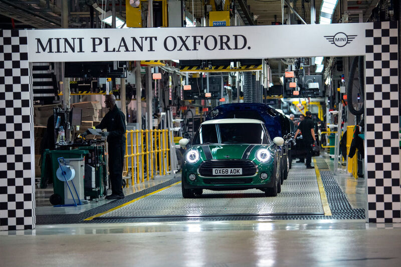Vorsorgemaßnahme: BMW verlegte in den vier britischen Werken (Foto: Mini in Oxford) die jährlichen Produktionsunterbrechungen vom Sommer in den April. Brexit-Stichtag ist der 29. März.  (BMW)