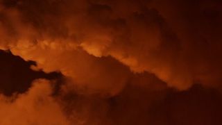 Während des Entladens eines LKWs mit chemischen Materialien in der Chemiefabrik Simar in der Nähe von Barcelona/Sanien kam es zu einer Explosion. (Bild: Jaroslaw Bialik; CC0)