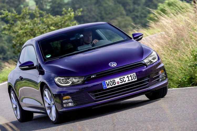Ganz vorne platzierte sich aber der VW Scirocco, hier waren die Kunden des Vergleichsportals im Durchschnitt 37,5 Jahre alt. (VW)