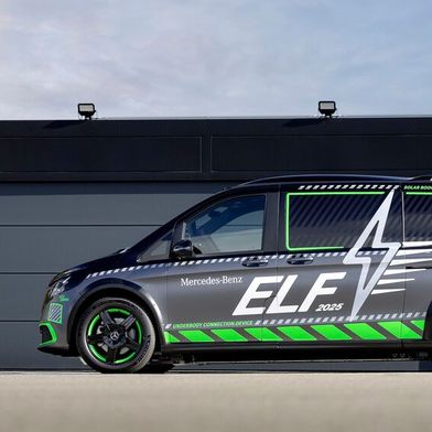 According to Mercedes-Benz, the Experimental Charging Vehicle (ELF) combines vehicle innovations with infrastructural concepts to create the simplest possible charging experience. (Image:Mercedes-Benz)