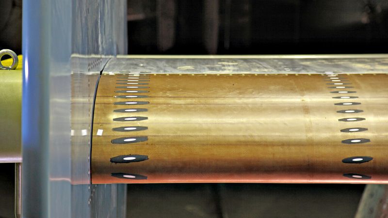 Die Droop Nose verformt sich bei Start und Landung so, dass kein separater Vorflügel nötig ist. (DLR)