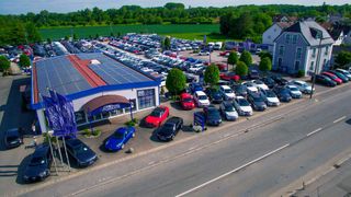 Auto Seubert vermarktet jährlich rund 12.000 Fahrzeuge. (Bild: Auto Seubert)