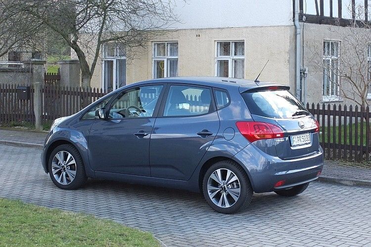 Auf knapp über vier Metern Länge bietet er fast den Inennraum eines Mittelklasseautos. (Foto: Rosenow)