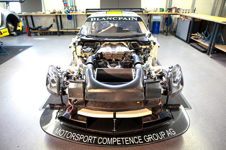 Das eigene Rennteam startet mit insgesamt vier AMG Mercedes Benz SLS GT3 über die Motorsport Competence Group (MCG) aus St. Ingbert.  (Rowe)