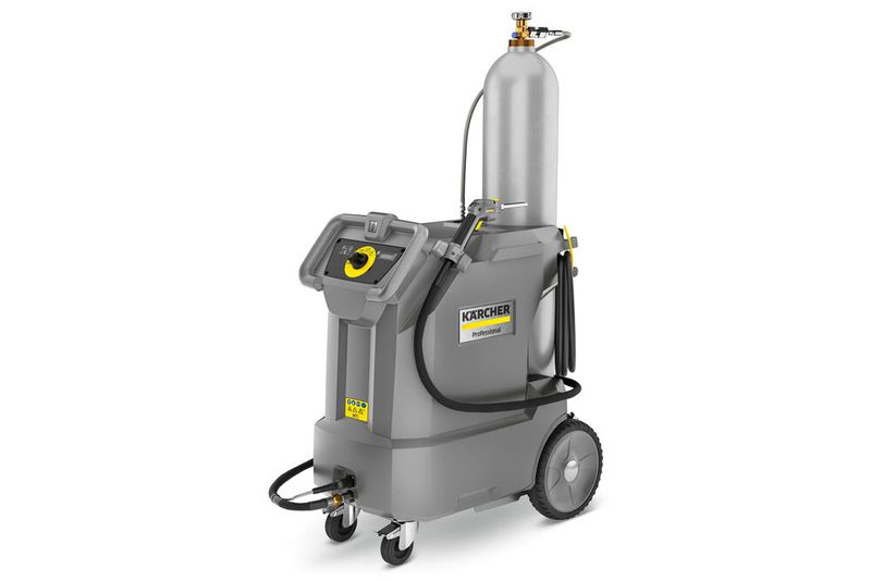 Sieger in der Kategorie „Fahrzeugwäsche & Pflege“ ist die Alfred Kärcher Vertriebs-GmbH mit dem Trockeneisreiniger IB 10/15 L2P Advanced. Er ist Teil des weltweit ersten Trockeneis-Reinigungssystems mit komplett integrierter Trockeneisproduktion. Er erzeugt Trockeneispellets direkt aus der C02-Gasflasche. Das bietet Vorteile bei kurzfristigen Reinigungsanwendungen, ohne aufwändige Trockeneis-Logistik. Die Handhabung ist laut Herstreller einfach: Druckluft anschließen, Stromversorgung (230V) herstellen – los geht's! (Bild: Kärcher)